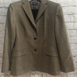 Fall!! Ann Taylor 12 petite 3 button blazer